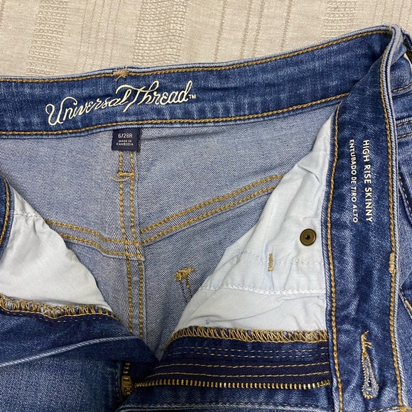 Universal Thread Jeans - Picture 2 of 2